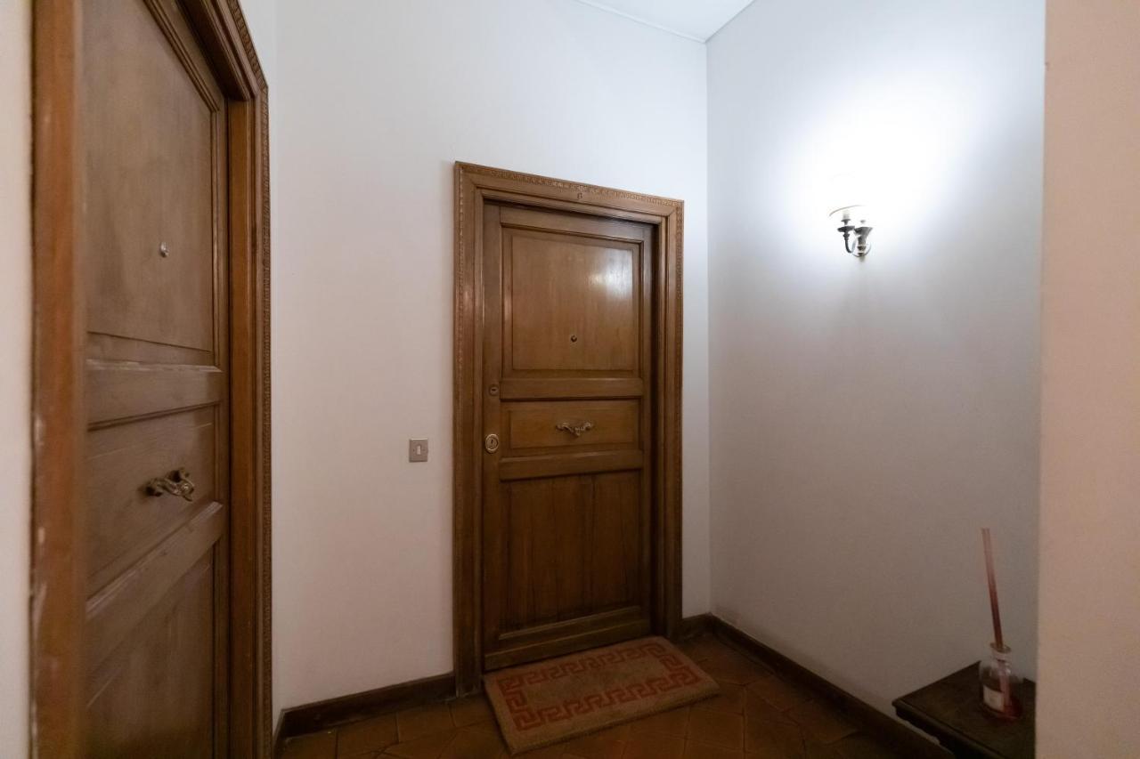 Chic And Style In Historical Via Giulia Apartment Roma Exterior foto