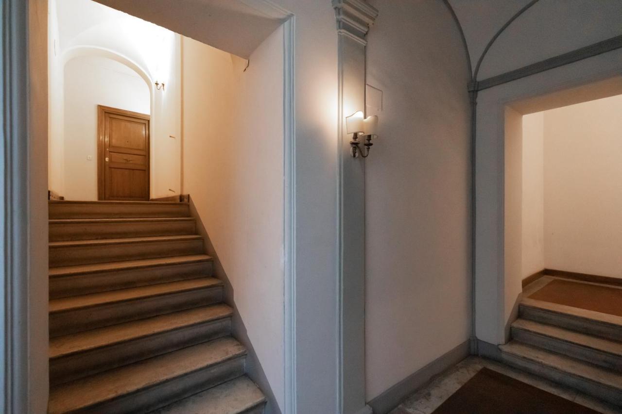 Chic And Style In Historical Via Giulia Apartment Roma Exterior foto